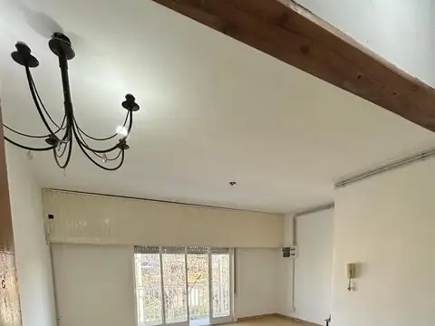 Depto Tipo Casa en Alquiler de 3 ambientes