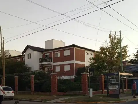 Calle Esquel 1400, Piso PB