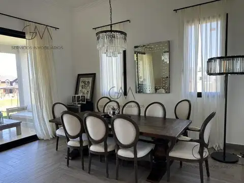 Casa 4 ambientes con 3 baños