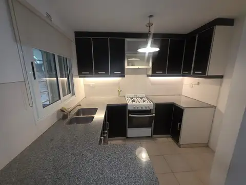 Casa en Alquiler con 1 cochera