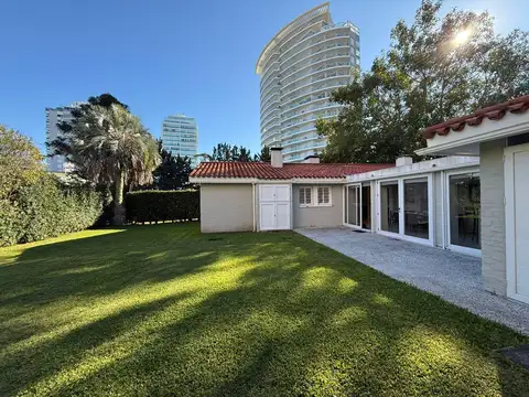 Casa 3 ambientes con 4 baños