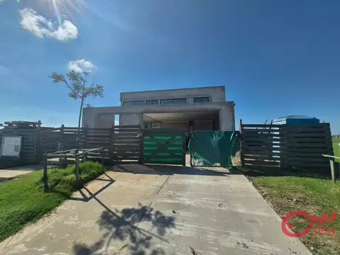 Casa en venta en Amarras a la laguna