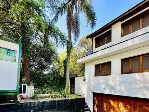 Imponente Chalet de 575m2 y 863m2 de lote Valor Reducido 40%