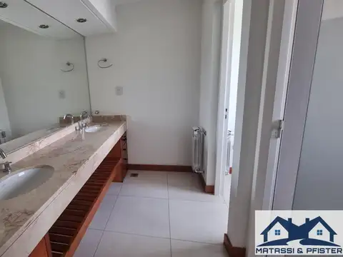 Piso Departamento en Av. Las Heras 3 dor
