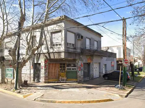 Venta dos viviendas + local en esquina 280 m2 Lomas De Zamora Zona Residencial