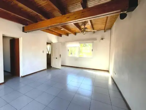 Departamento 3 dormitorios, 1 baño, Cochera y Terraza con churrasquera