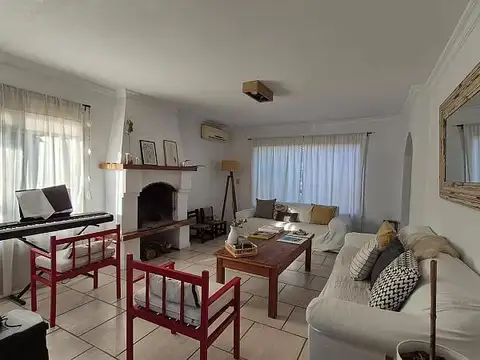 Av. Hipólito Yrigoyen al 4500