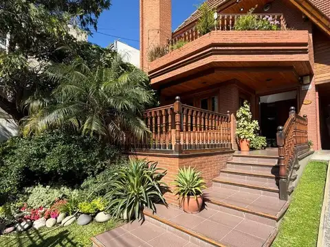ADROGUE venta chalet 6 ambientes a mts estacion