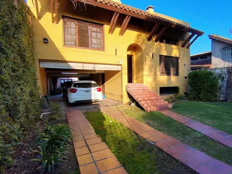 Casa  en Venta en Lobos