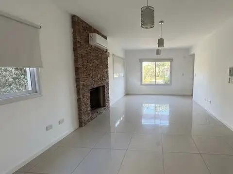 Casa en Alquiler en Pilar del Este - San Alfonso, USD 1.400