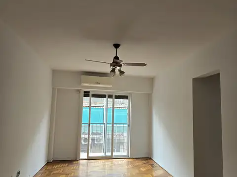 MUY BUEN DEPARTAMENTO DE 3 AMBIENTES CON BALCON