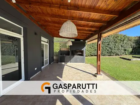 Casa en Venta con 4 cocheras