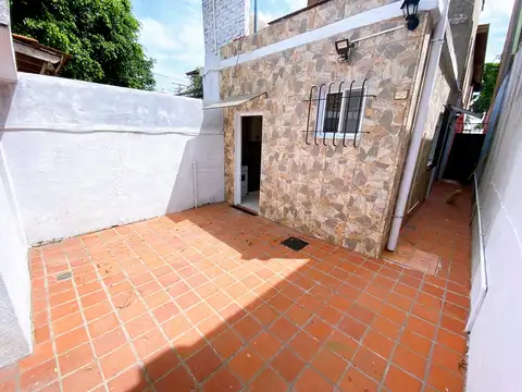 Casa - San Isidro en alquiler - Con patio propio