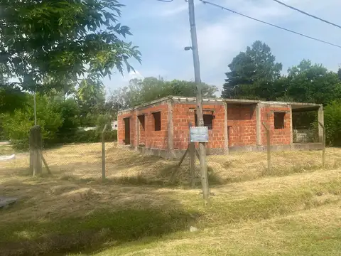 Oportunidad Casa a terminar excedencia accesos Bo. semi. privado