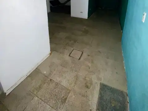 Casa 5 ambientes en alquiler en plena estación Lanus!