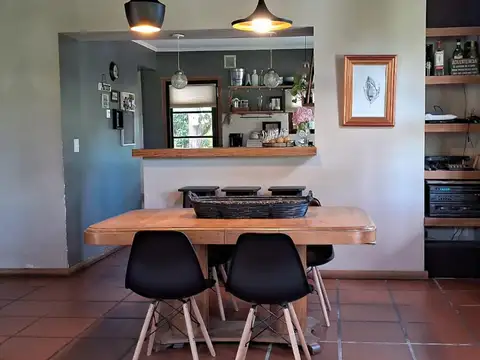 Casa en Venta con 4 cocheras