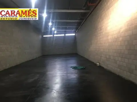 GALPÓN A ESTRENAR DE 8,66 X 35 EN ZONA DE LANÚS