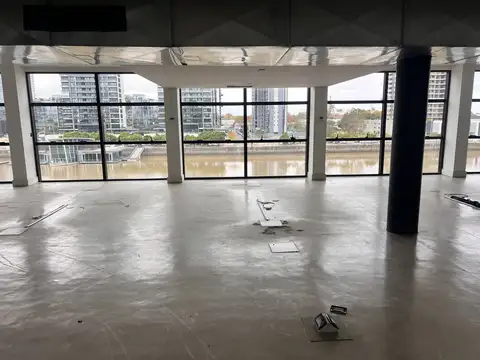 Oficina en alquiler con vista al dique