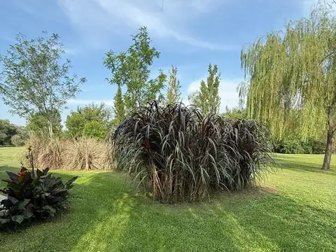 Terreno en Venta en Loma Escondida, USD 120.000