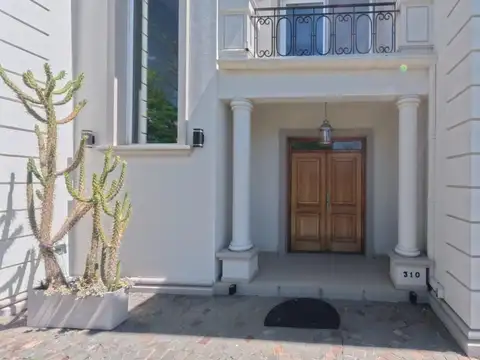 Casa 6 ambientes con 3 baños