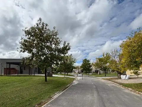Terreno en Venta en El Cantón - Barrio Golf, USD 57.000