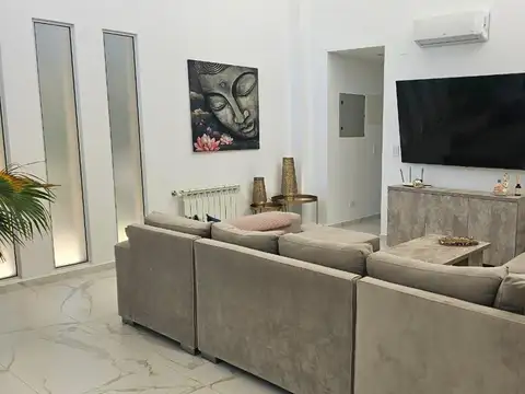 CASA EN VENTA EN MIRALAGOS