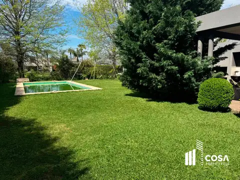 Venta Casa 3 dormitorios con jardín parquizado y piscina Funes Hills Miraflores Funes