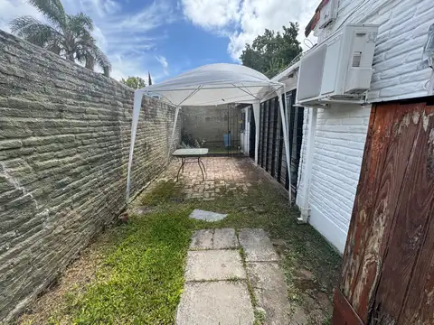 Depto Tipo Casa en Venta 40 años