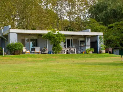 Casa en Venta con 4 cocheras