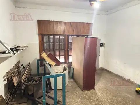 Casa 6 ambientes con 2 baños
