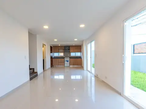 Depto Tipo Casa en Alquiler de 2 dormitorios