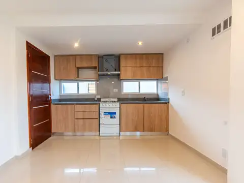Depto Tipo Casa en Alquiler de 3 ambientes