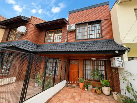 VENTA DE DUPLEX CON JARDÍN EN BELLA VISTA APTO CRÉDITO
