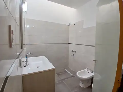 Casa 6 ambientes con 2 baños