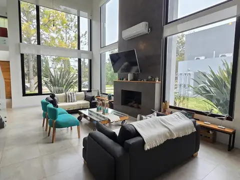 CASA EN VENTA  - LA TAQUARA  -CAÑUELAS