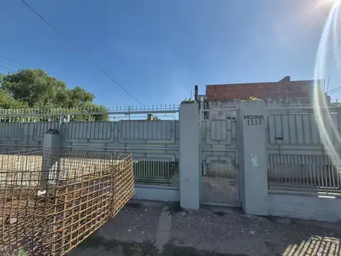 VENTA CASA Y DOS DEPTIS BARRIO MATERA