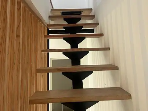 Depto Tipo Casa 4 ambientes con 2 baños