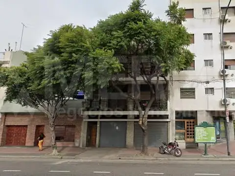LOCAL 58 M2 - SOBRE AV. GARAY