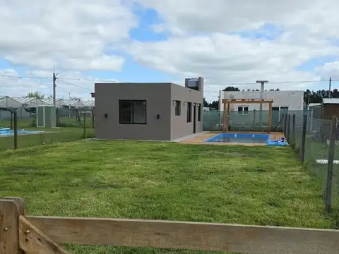 Casa 2 ambientes con 1 baño