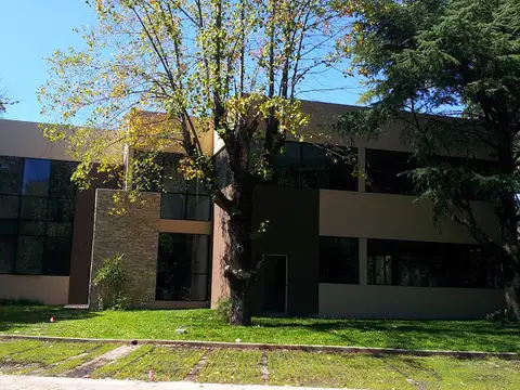 Acceso Oeste ( Pte. Peron) 0 8700, Piso 1