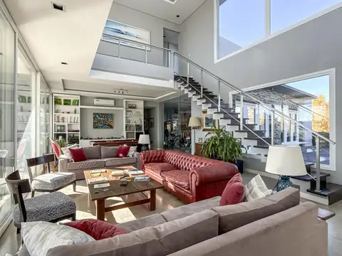 Casa en venta en Albanueva con amarra propia