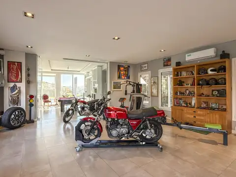 Casa en Venta en Albanueva, USD 2.250.000