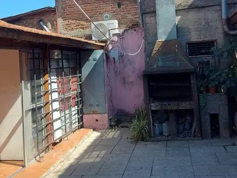 CASA MULTIFAMILIAR- CASTELAR, MORON