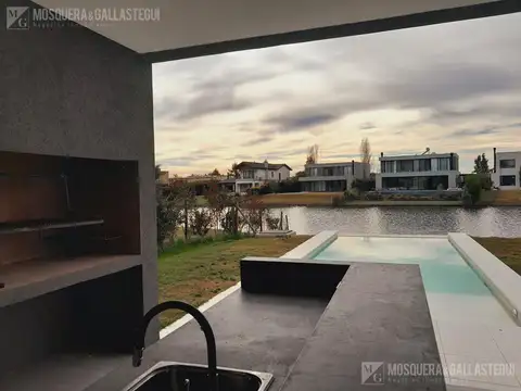 Los Arenales 1110. Belen de Escobar. Provincia de Buenos Aires.