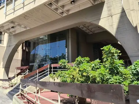 Avenida Hipólito Yrigoyen 500