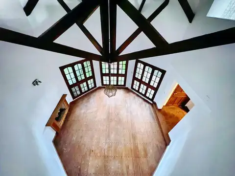 Casa 5 ambientes con 5 baños