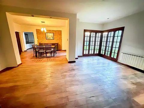 Casa en Venta con 5 cocheras