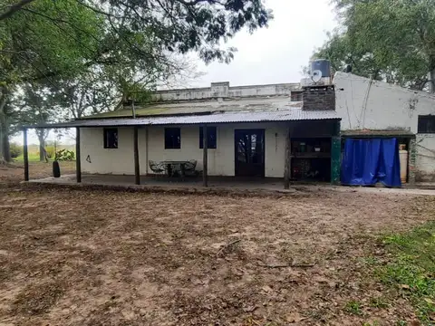 Casa en Alquiler con 2 cocheras