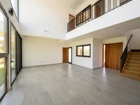 VENTA DE CASA 5AMBIENTES A ESTRENAR ACEPTA PERMUTA