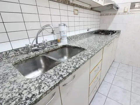 Departamento en venta, 5 ambientes en Caballito, con balcón